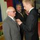 Micha Gras - doradca Ministra Kultury i Dziedzictwa Narodowego wrcza Brzowy Medal „Zasuony Kulturze Gloria Artis” dyr. Stefanowi Stpniewskiemu